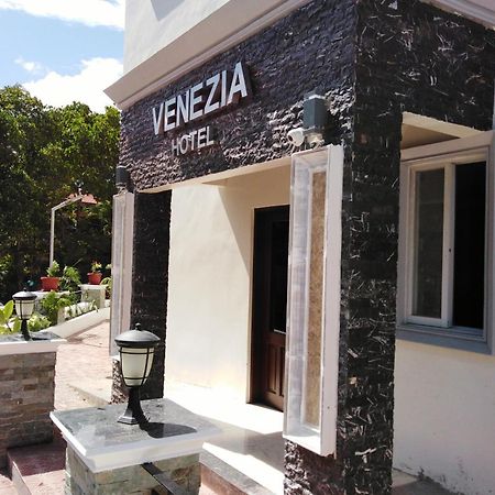 Venezia Suites Hotel Iloilo Dış mekan fotoğraf