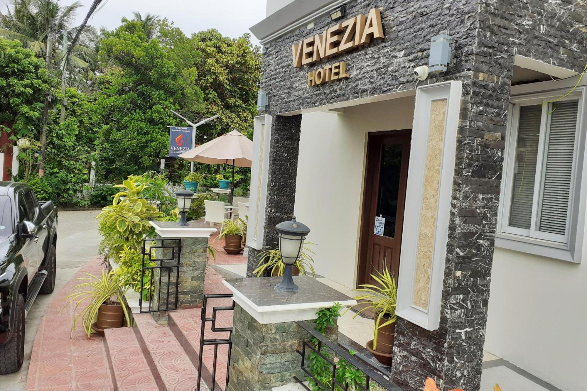 Venezia Suites Hotel Iloilo Dış mekan fotoğraf