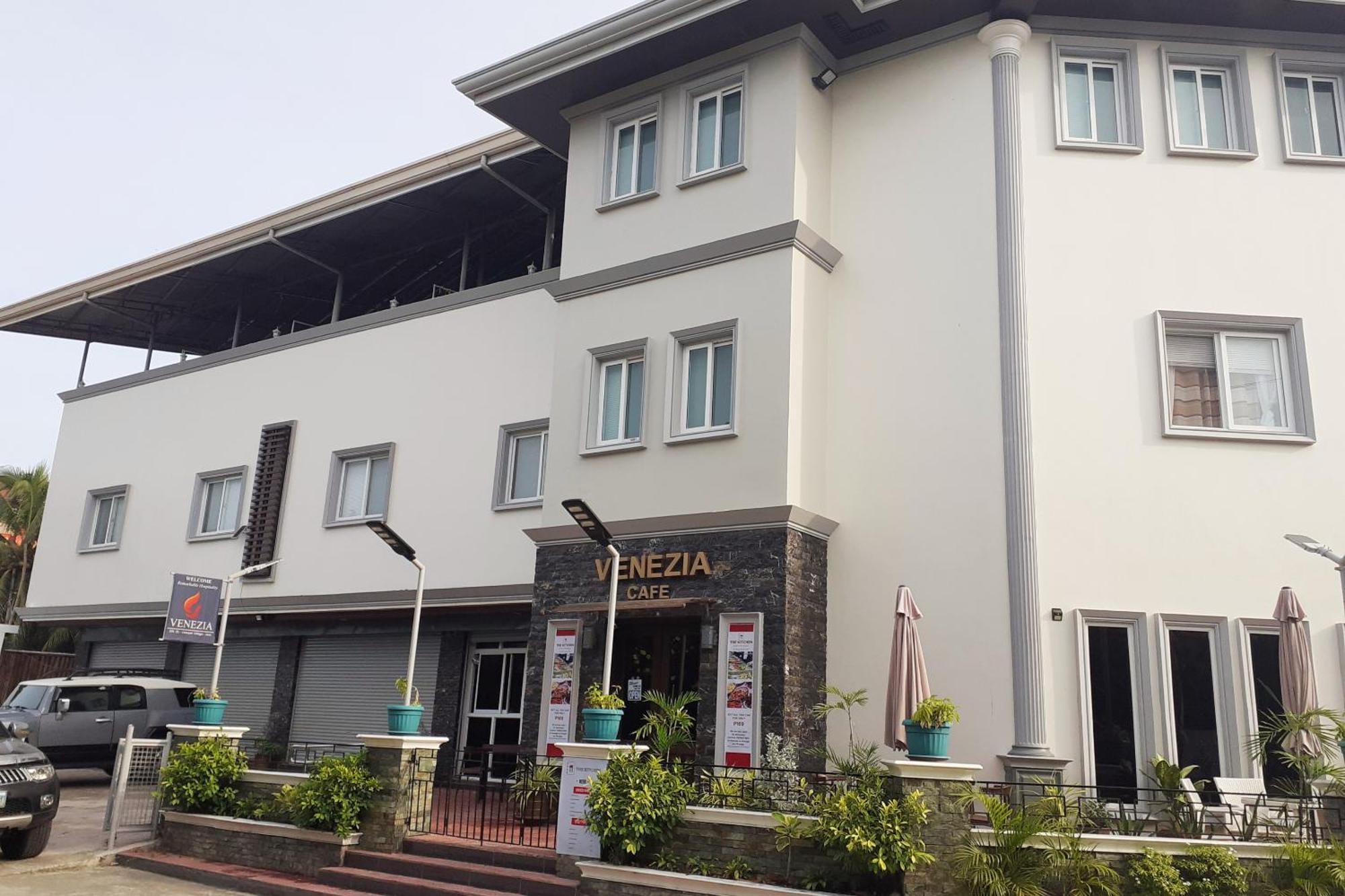 Venezia Suites Hotel Iloilo Dış mekan fotoğraf